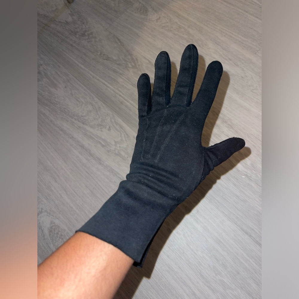 Elegant Black Gloves